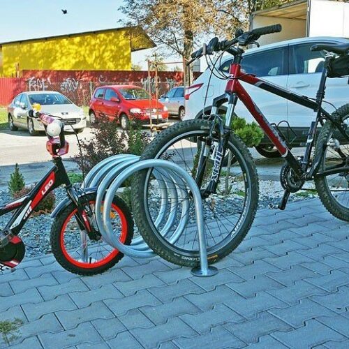 Fietsenrek model Virio 14 Het Virio fietsenrek biedt plaats aan meerdere fietsen dankzij de slimme spiraalvorm.